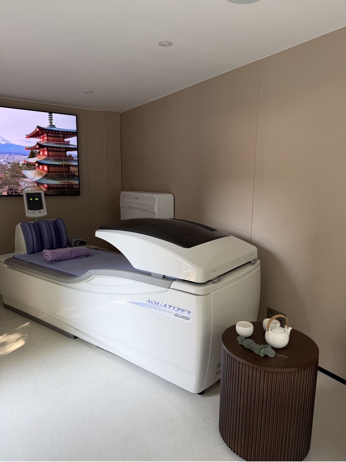 Aquatizer with pagoda projection